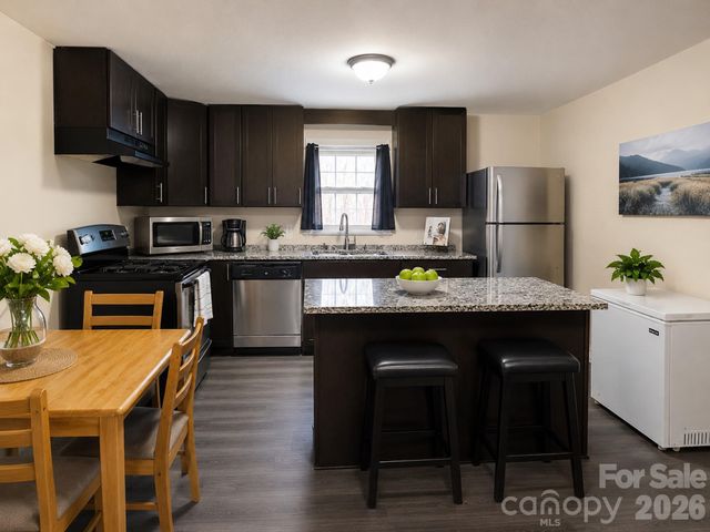 1711 Younger Avenue, Statesville, NC 28677