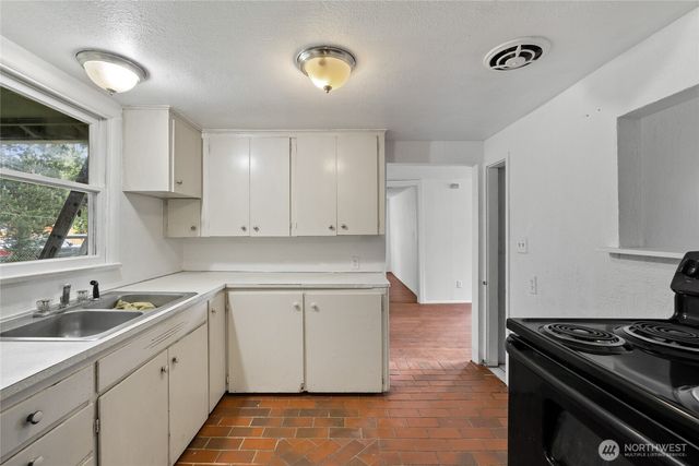 12413 Canyon Road, Puyallup, WA 98373