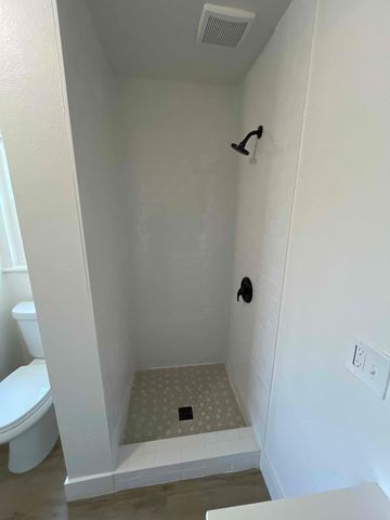 940 E Lyndale Drive, Tulare, CA 93274