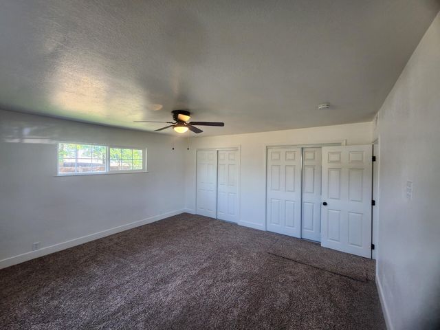 940 E Lyndale Drive, Tulare, CA 93274