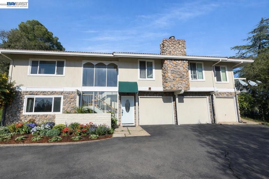 536 Golf Club Rd, Pleasant Hill, CA 94523