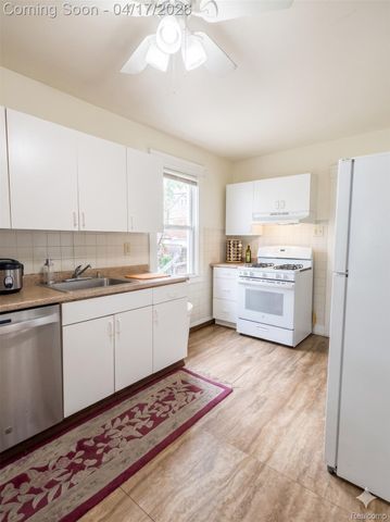 2620 Botsford Street, Hamtramck, MI 48212