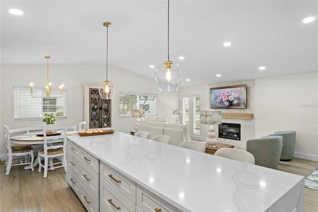 6947 S SHORE DRIVE S, South Pasadena, FL 33707