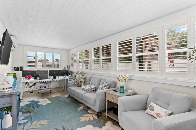 6947 S SHORE DRIVE S, South Pasadena, FL 33707