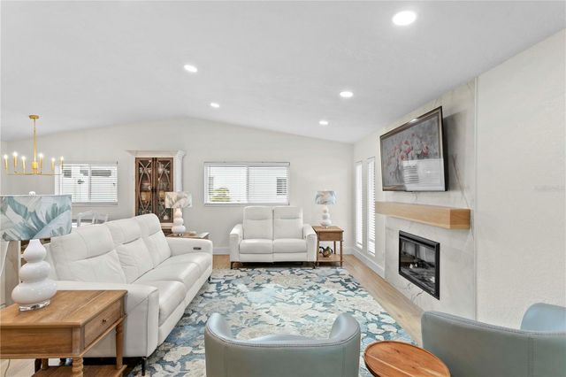 6947 S SHORE DRIVE S, South Pasadena, FL 33707