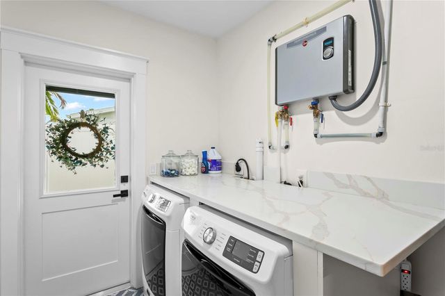 6947 S SHORE DRIVE S, South Pasadena, FL 33707