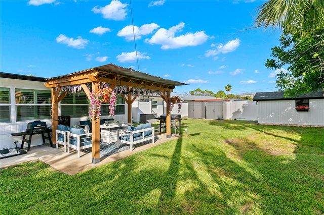 6947 S SHORE DRIVE S, South Pasadena, FL 33707
