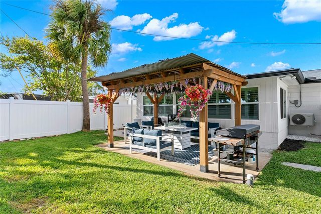 6947 S SHORE DRIVE S, South Pasadena, FL 33707