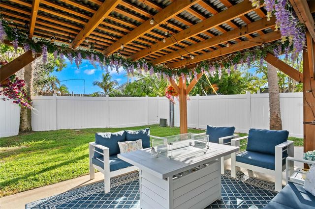 6947 S SHORE DRIVE S, South Pasadena, FL 33707