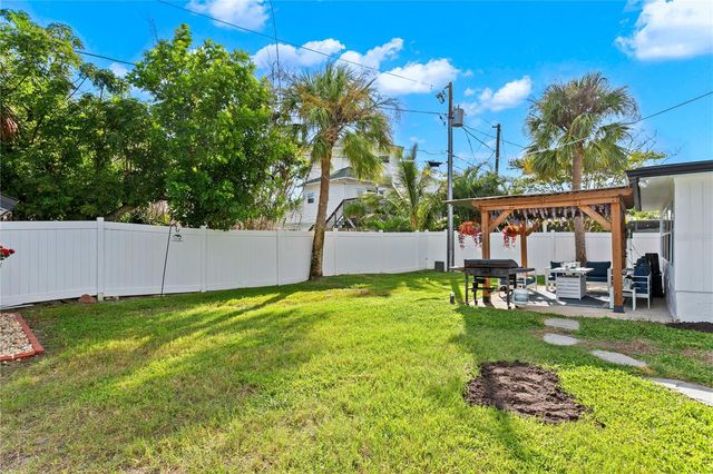 6947 S SHORE DRIVE S, South Pasadena, FL 33707