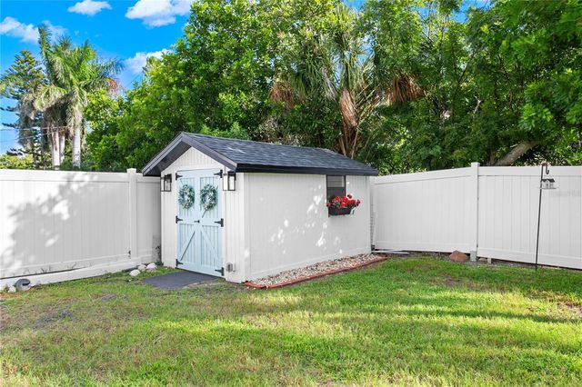 6947 S SHORE DRIVE S, South Pasadena, FL 33707