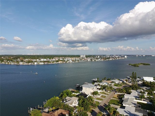 6947 S SHORE DRIVE S, South Pasadena, FL 33707