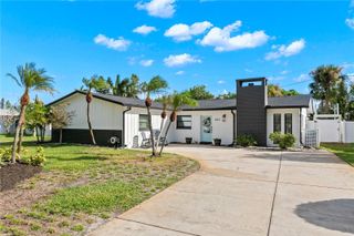 6947 S SHORE DRIVE S, South Pasadena, FL 33707
