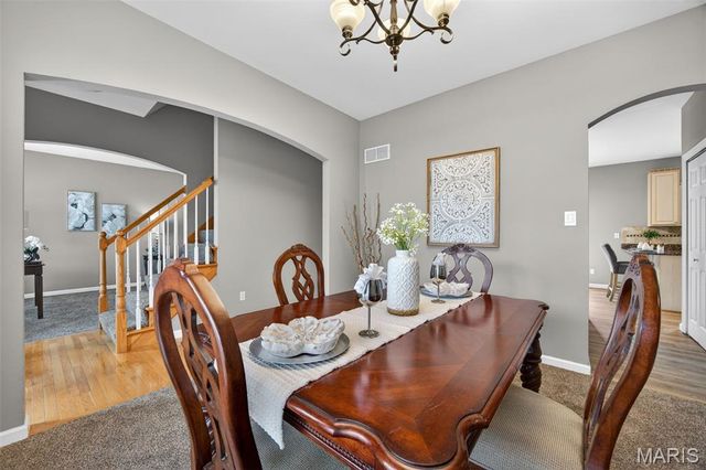2225 Ameling Manor Drive, Maryland Heights, MO 63043