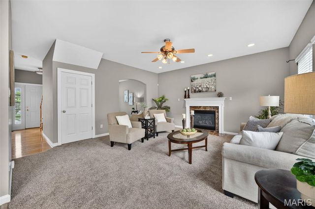 2225 Ameling Manor Drive, Maryland Heights, MO 63043