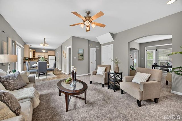 2225 Ameling Manor Drive, Maryland Heights, MO 63043