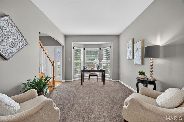 2225 Ameling Manor Drive, Maryland Heights, MO 63043