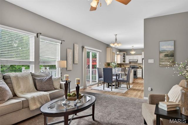 2225 Ameling Manor Drive, Maryland Heights, MO 63043