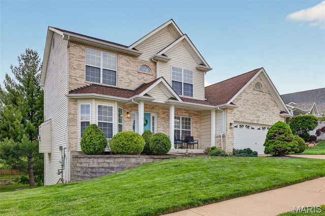 2225 Ameling Manor Drive, Maryland Heights, MO 63043