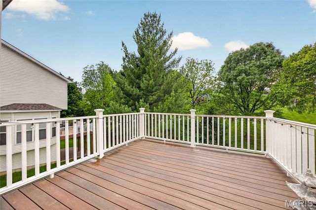 2225 Ameling Manor Drive, Maryland Heights, MO 63043