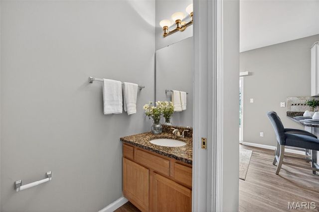 2225 Ameling Manor Drive, Maryland Heights, MO 63043