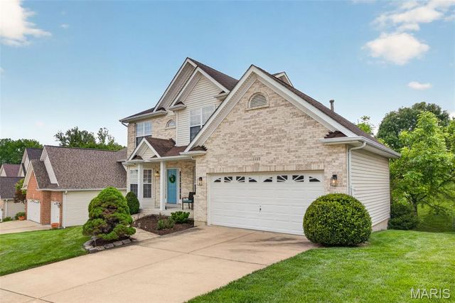 2225 Ameling Manor Drive, Maryland Heights, MO 63043