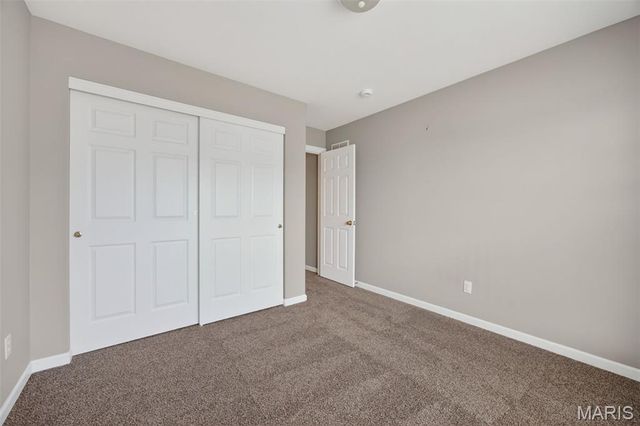 2225 Ameling Manor Drive, Maryland Heights, MO 63043