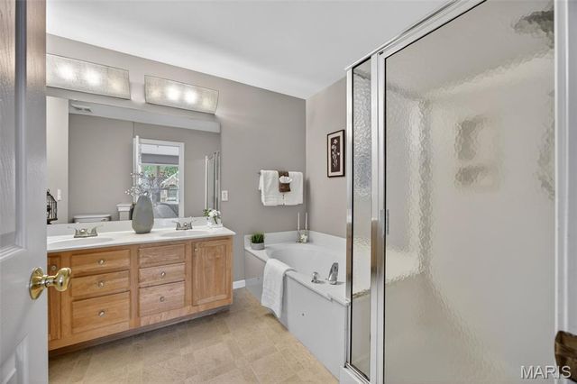 2225 Ameling Manor Drive, Maryland Heights, MO 63043