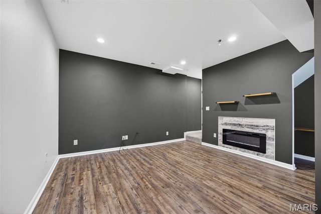 2225 Ameling Manor Drive, Maryland Heights, MO 63043