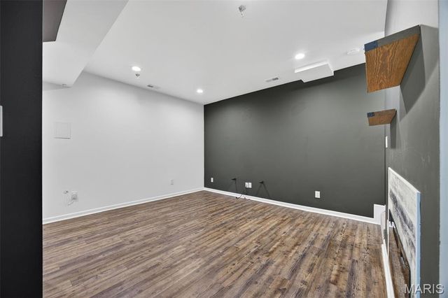 2225 Ameling Manor Drive, Maryland Heights, MO 63043