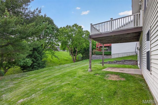 2225 Ameling Manor Drive, Maryland Heights, MO 63043