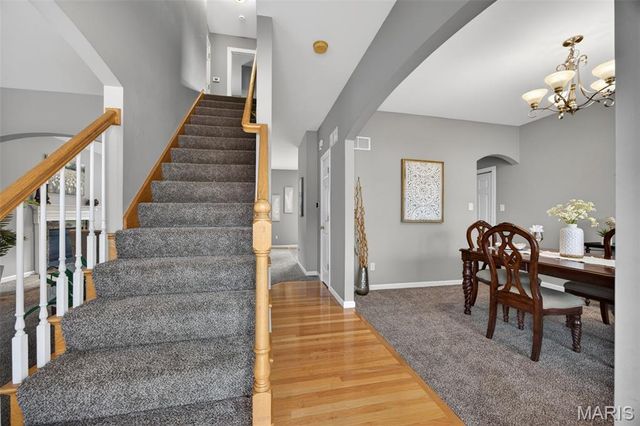 2225 Ameling Manor Drive, Maryland Heights, MO 63043
