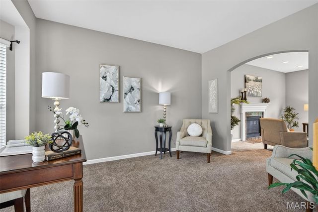 2225 Ameling Manor Drive, Maryland Heights, MO 63043