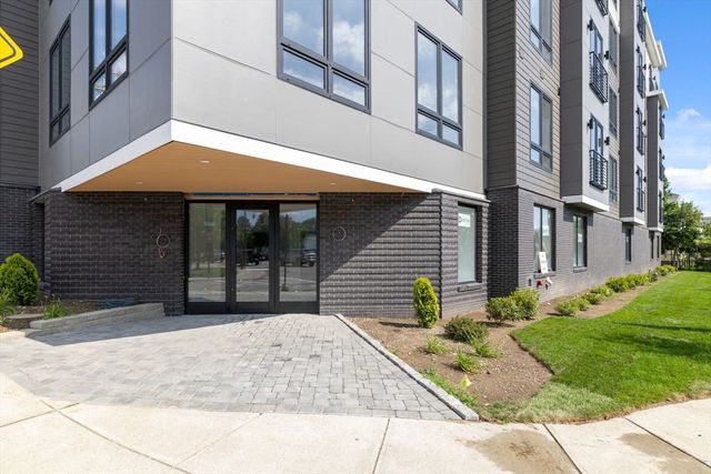 66 Mcgrath 201, Quincy, MA 02169