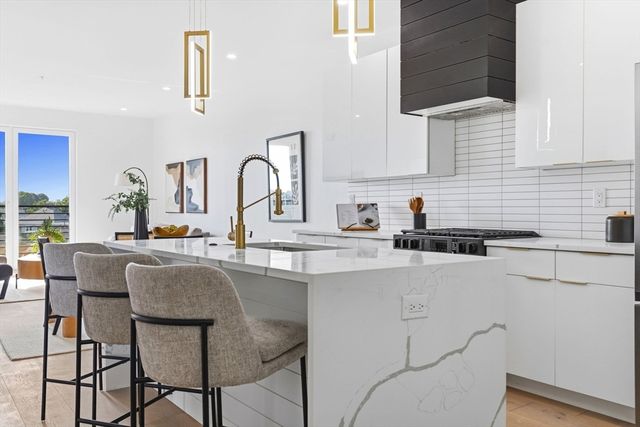 66 Mcgrath 201, Quincy, MA 02169