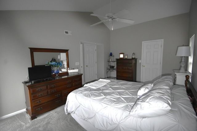 740 Valley Square Drive, 6H, Taylor Mill, KY 41015