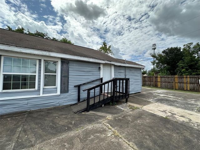 1035 Nadolney Street, Houston, TX 77015