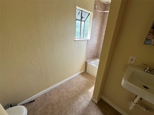 1035 Nadolney Street, Houston, TX 77015