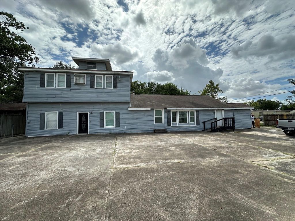 1035 Nadolney Street, Houston, TX 77015