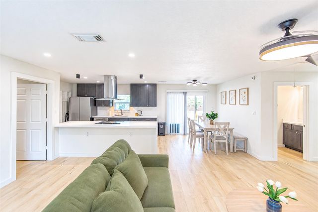5326 De Lange Lane, Houston, TX 77092