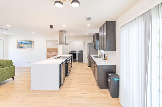 5326 De Lange Lane, Houston, TX 77092