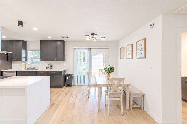 5326 De Lange Lane, Houston, TX 77092