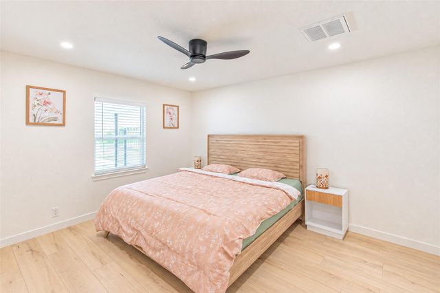 5326 De Lange Lane, Houston, TX 77092