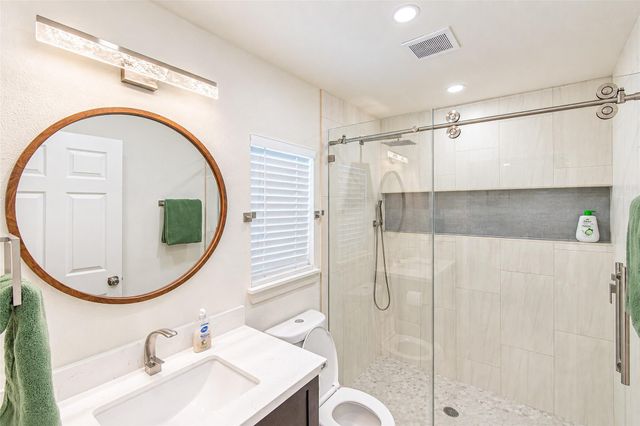 5326 De Lange Lane, Houston, TX 77092