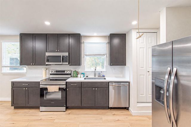 5326 De Lange Lane, Houston, TX 77092