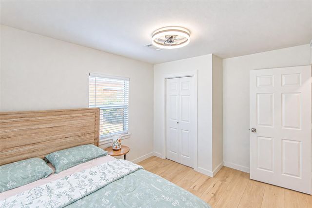 5326 De Lange Lane, Houston, TX 77092