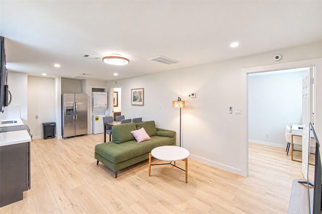 5326 De Lange Lane, Houston, TX 77092