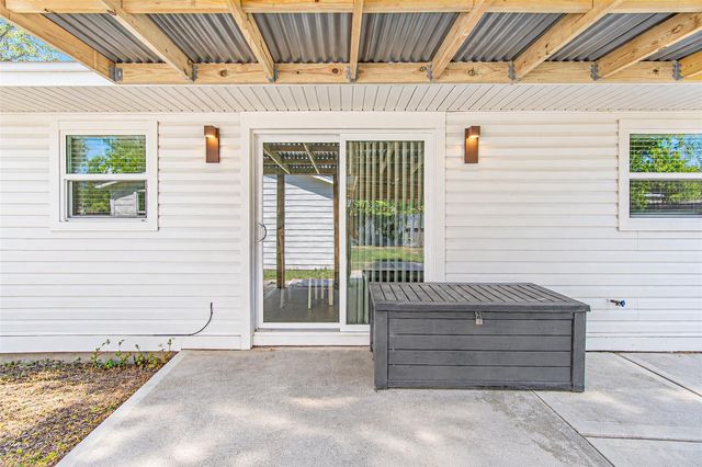 5326 De Lange Lane, Houston, TX 77092
