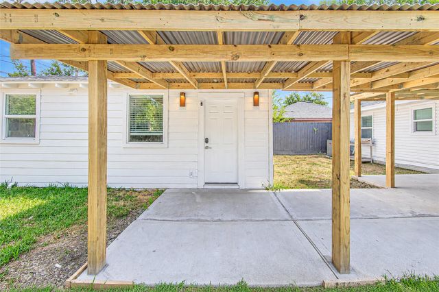5326 De Lange Lane, Houston, TX 77092
