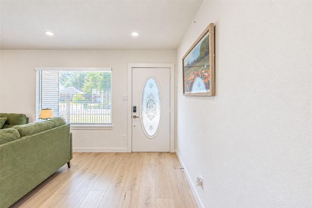 5326 De Lange Lane, Houston, TX 77092